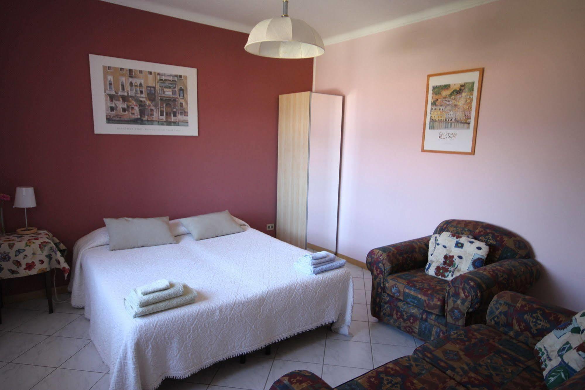 Balcone Fiorito Bed & Breakfast Menaggio Exterior photo