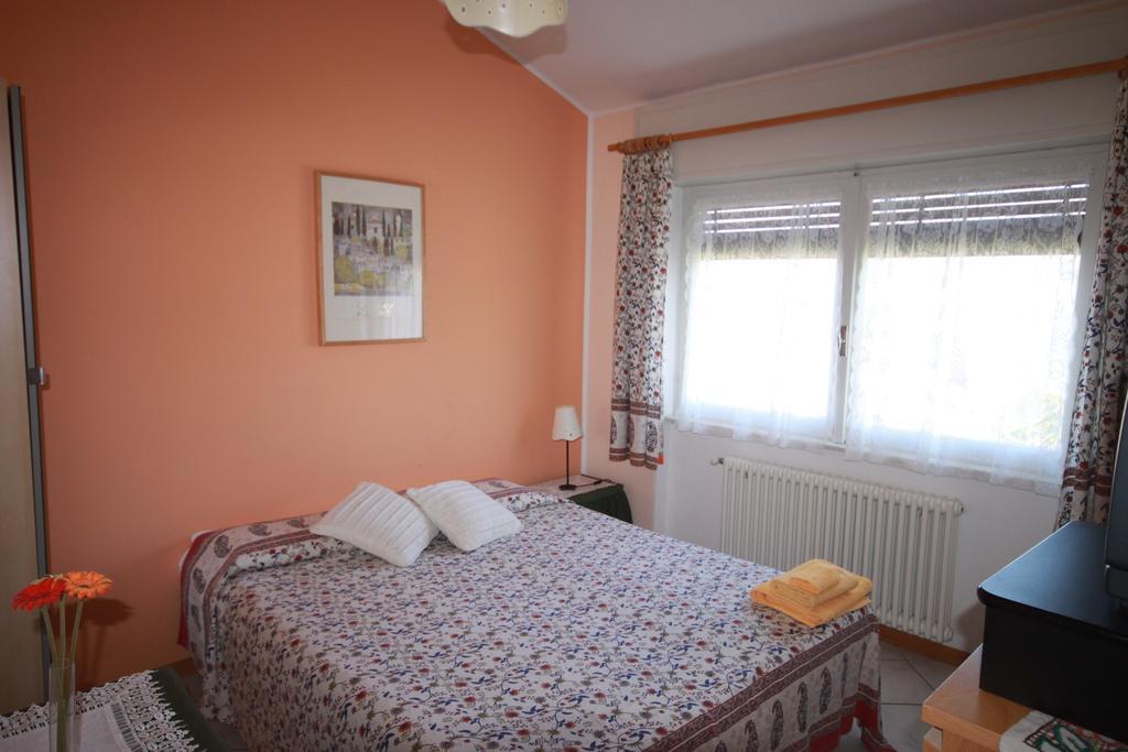 Balcone Fiorito Bed & Breakfast Menaggio Room photo